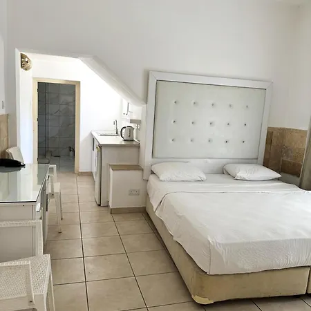 Pine Bay Club (adults Only) 3* Karavas (Northern Cyprus)