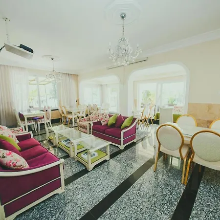 Pine Bay Club (adults Only) מלון