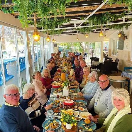 מלון Pine Bay Club (adults Only) 3*