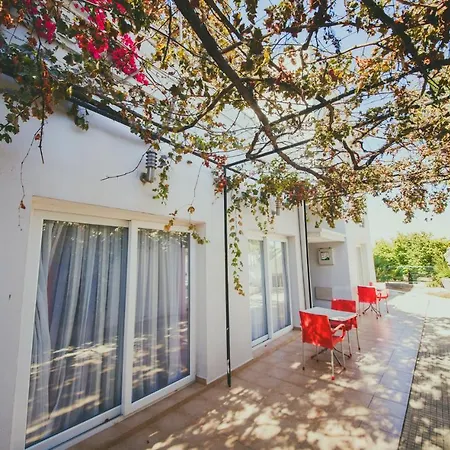 מלון Pine Bay Club (adults Only)