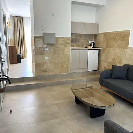 Pine Bay Club (adults Only) מלון