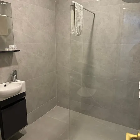 فندق Pine Bay Club (adults Only) Karavas (Northern Cyprus)