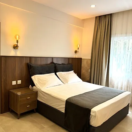 מלון Pine Bay Club (adults Only) Karavas (Northern Cyprus)