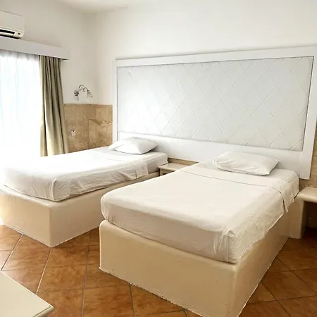 Pine Bay Club (adults Only) 3* Karavas (Northern Cyprus)