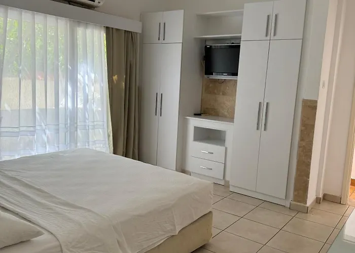 Hotell Pine Bay Club (adults Only)