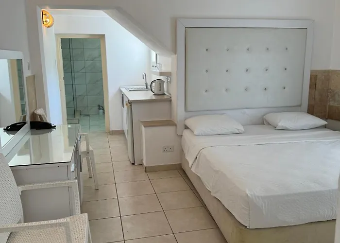 Hotell Pine Bay Club (adults Only)