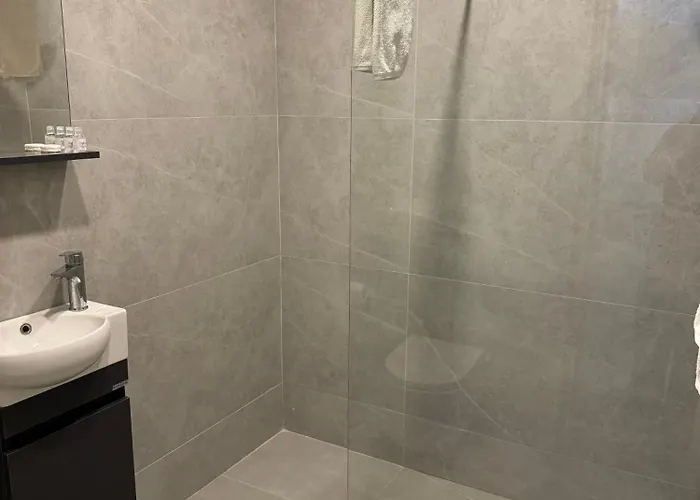 Hotell Pine Bay Club (adults Only) Karavas (Northern Cyprus)